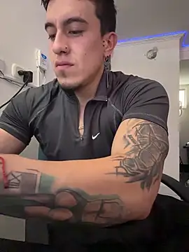 Snapshot of strongboy_ chatting on 04-07-26, 07:36 strongboy online show from 04-07-26, 07:36