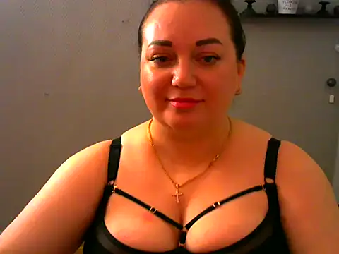 Snapshot of AmanaGi chatting on 12-21-24, 12:16 AmanaGi online show from 12-21-24, 12:16
