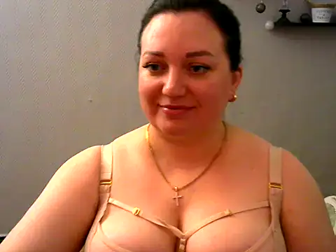 Snapshot of AmanaGi chatting on 02-07-25, 12:28 AmanaGi online show from 02-07-25, 12:28