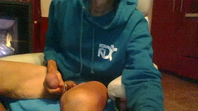 Snapshot of pierre5004 chatting on 10-07-25, 05:43 pierre5004 online show from 10-07-25, 05:43