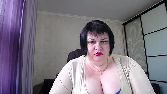 JuicyLady Di online show from 10-05-25, 04:55