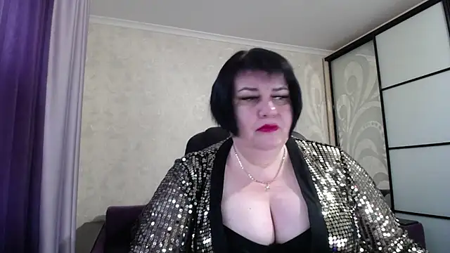 JuicyLady Di online show from 10-19-25, 04:46