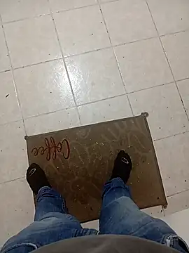 Snapshot of 40fuckOldMan2 chatting on 11-13-25, 06:56 40fuckOldMan2 online show from 11-13-25, 06:56