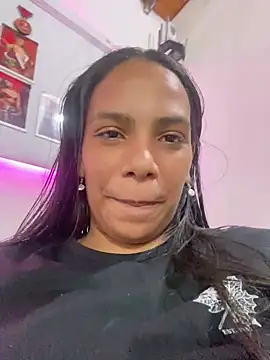 ArielleMillerr online show from 01-10-25, 11:08