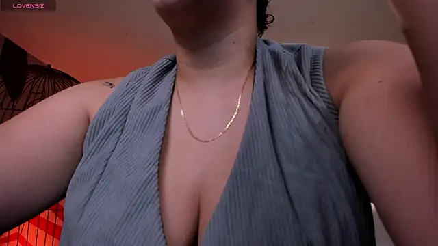 Snapshot of MartinnaBonnet chatting on 03-18-25, 10:25 MartinnaBonnet online show from 03-18-25, 10:25