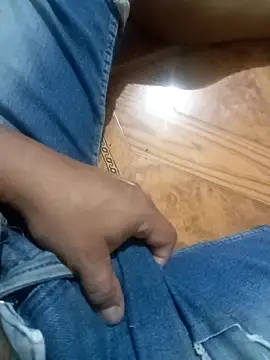 Snapshot of Vulckano43 chatting on 10-19-25, 05:13 Vulckano43 online show from 10-19-25, 05:13