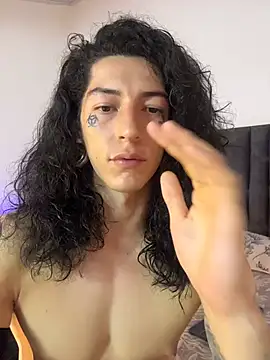 Snapshot of tommylongxx chatting on 11-16-25, 09:53 tommylongxx online show from 11-16-25, 09:53