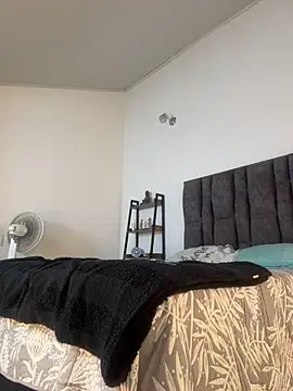 Snapshot of tommylongxx chatting on 11-23-25, 06:52 tommylongxx online show from 11-23-25, 06:52