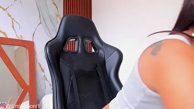 Snapshot of EmilyBoonny1 chatting on 11-19-25, 07:14 EmilyBoonny1 online show from 11-19-25, 07:14