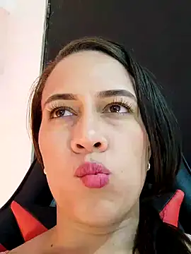 Snapshot of Nanybaker95 chatting on 12-18-24, 01:15 Nanybaker95 online show from 12-18-24, 01:15