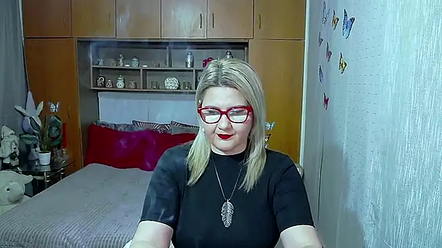 LucilleFenlys online show from 04-05-26, 07:00