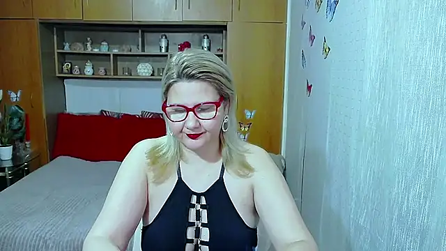 LucilleFenlys online show from 04-09-26, 10:37