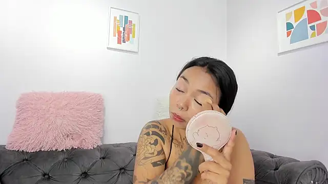 Snapshot of miss_soffi_ chatting on 11-24-25, 12:16 miss soffi online show from 11-24-25, 12:16