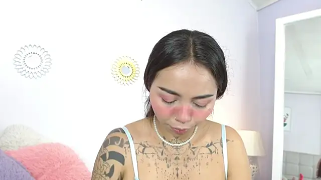 Snapshot of miss_soffi_ chatting on 12-18-25, 12:33 miss soffi online show from 12-18-25, 12:33