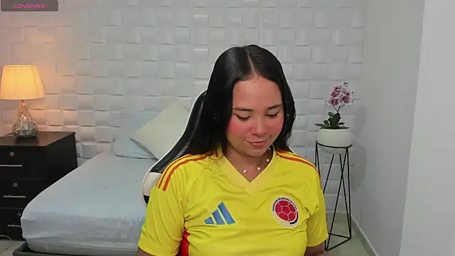 isabella florez online show from 12-13-24, 12:06