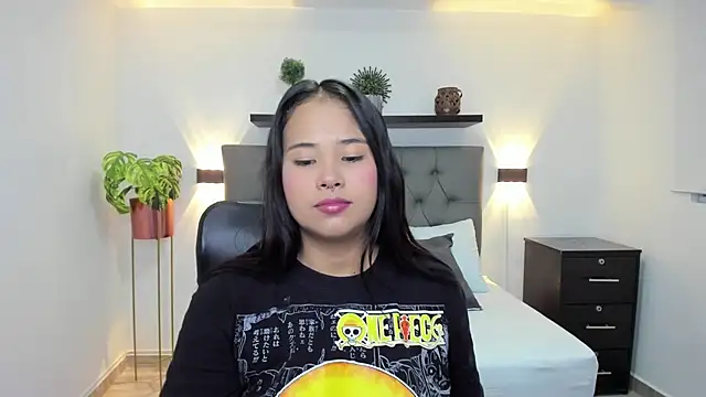 isabella florez online show from 03-10-25, 12:04