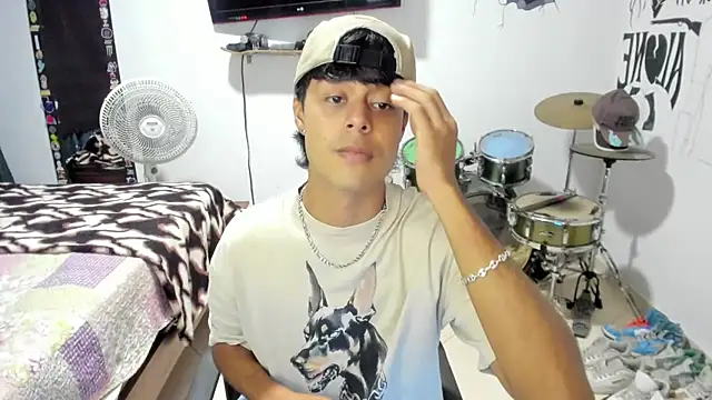 Zack falcon online show from 11-05-25, 03:17