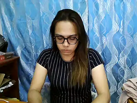 Snapshot of Your_PrettyGirlxxx chatting on 03-22-25, 05:06 Your PrettyGirlxxx online show from 03-22-25, 05:06