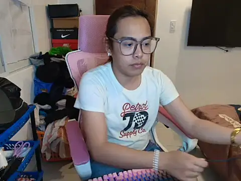 Your PrettyGirlxxx online show from 02-19-26, 10:11