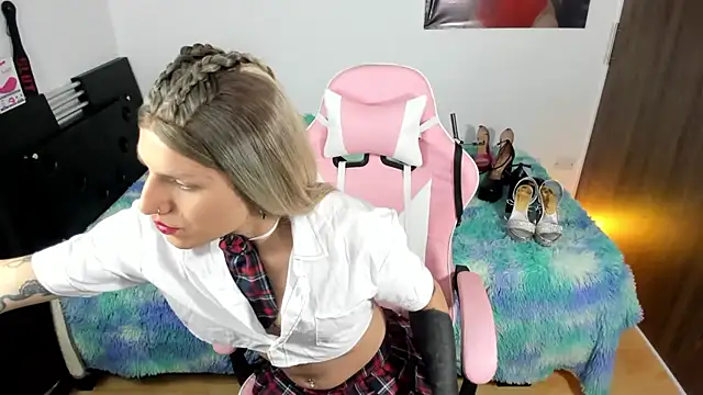 queenramoona-hot online show from 11-02-25, 08:11