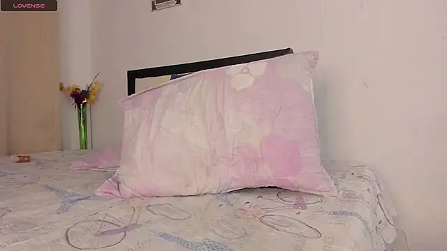 Snapshot of alicia_rouusel chatting on 12-04-24, 03:15 alicia rouusel online show from 12-04-24, 03:15