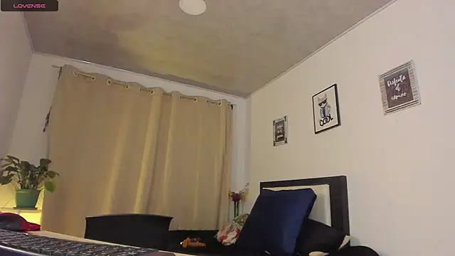 Snapshot of alicia_rouusel chatting on 12-19-24, 12:13 alicia rouusel online show from 12-19-24, 12:13