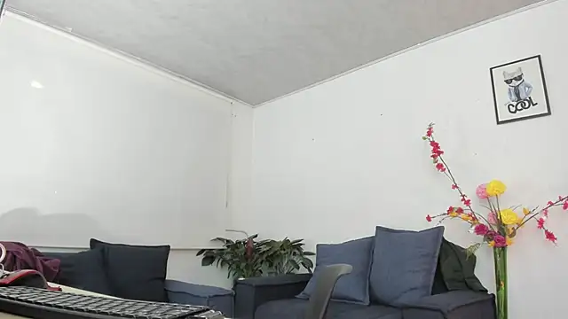 Snapshot of alicia_rouusel chatting on 11-05-25, 12:32 alicia rouusel online show from 11-05-25, 12:32