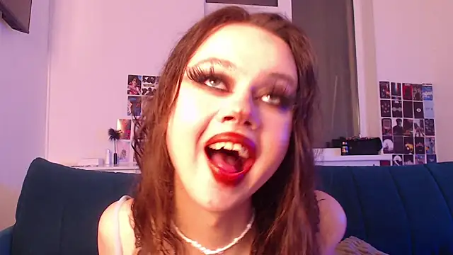 Snapshot of ursula_davis chatting on 12-20-24, 06:35 ursula davis online show from 12-20-24, 06:35