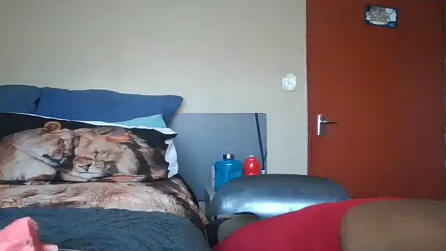 Snapshot of EbonySeductressx chatting on 10-19-25, 01:34 EbonySeductressx online show from 10-19-25, 01:34