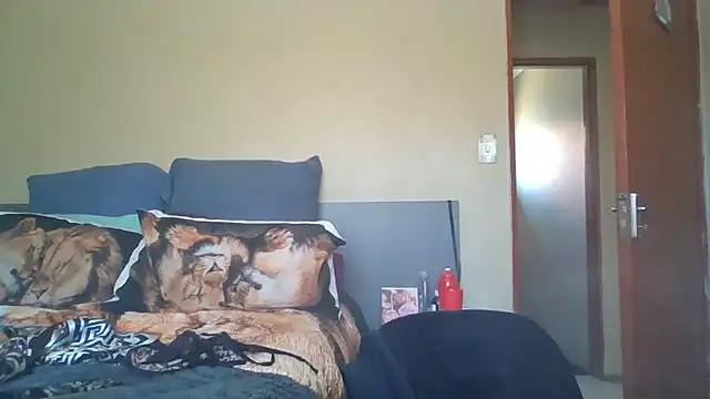 Snapshot of EbonySeductressx chatting on 10-24-25, 10:11 EbonySeductressx online show from 10-24-25, 10:11