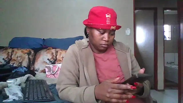 Snapshot of EbonySeductressx chatting on 10-29-25, 01:24 EbonySeductressx online show from 10-29-25, 01:24