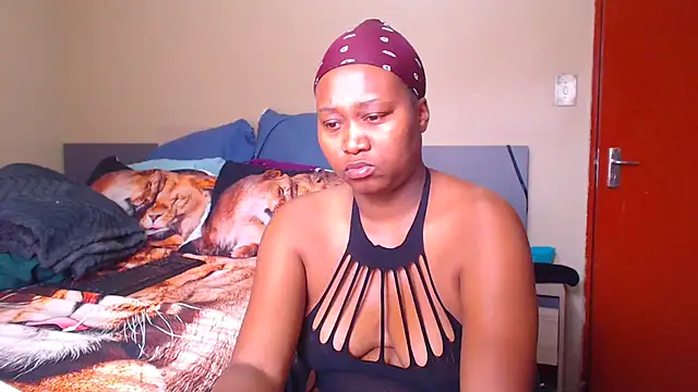Snapshot of EbonySeductressx chatting on 11-17-25, 12:44 EbonySeductressx online show from 11-17-25, 12:44