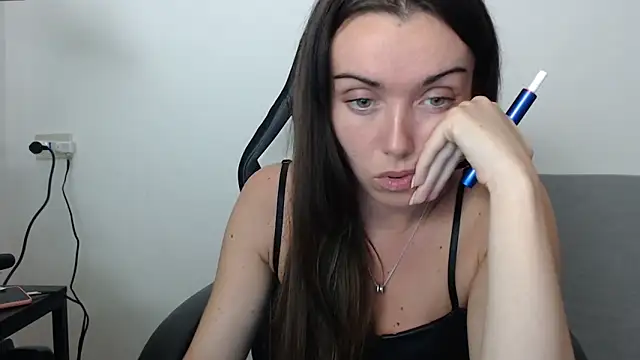 Snapshot of VeronicaZule chatting on 09-26-25, 08:35 VeronicaZule online show from 09-26-25, 08:35