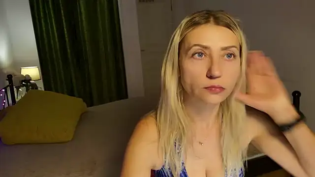 ZoeGrant online show from 11-12-25, 08:41