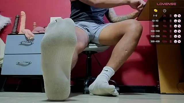 Snapshot of TomLover_12 chatting on 10-10-25, 02:49 TomLover 12 online show from 10-10-25, 02:49