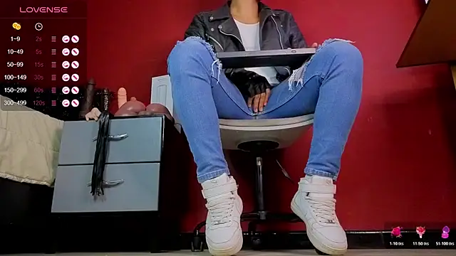 Snapshot of TomLover_12 chatting on 10-29-25, 01:52 TomLover 12 online show from 10-29-25, 01:52