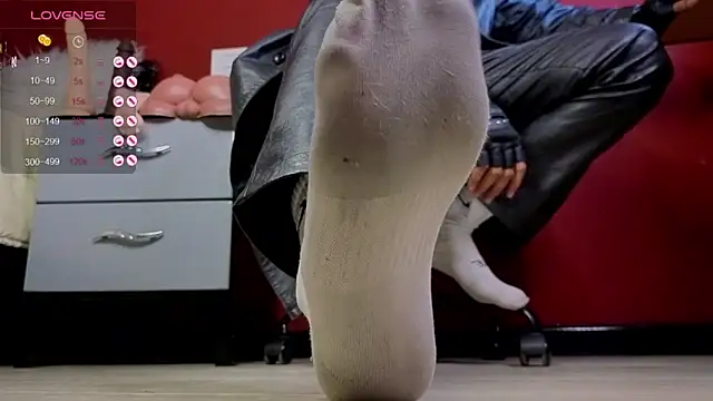 Snapshot of TomLover_12 chatting on 11-08-25, 10:19 TomLover 12 online show from 11-08-25, 10:19