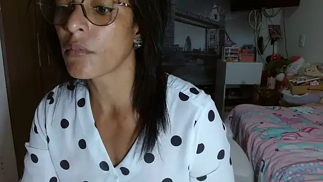 Snapshot of kateleyagrey chatting on 12-04-24, 11:02 kateleyagrey online show from 12-04-24, 11:02