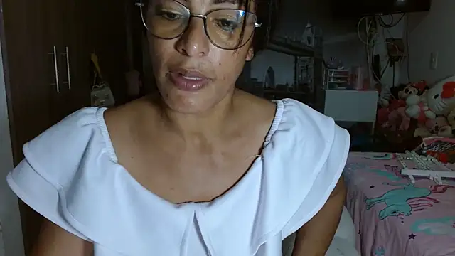 Snapshot of kateleyagrey chatting on 12-06-24, 03:19 kateleyagrey online show from 12-06-24, 03:19