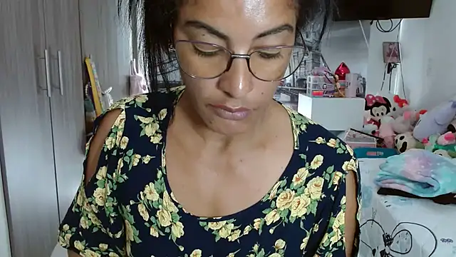 Snapshot of kateleyagrey chatting on 12-18-24, 02:17 kateleyagrey online show from 12-18-24, 02:17