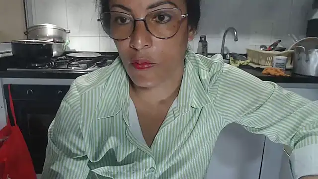 kateleyagrey online show from 10-21-25, 07:03