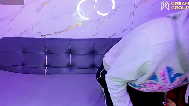 Snapshot of WorldPartys chatting on 11-18-25, 04:06 WorldPartys online show from 11-18-25, 04:06