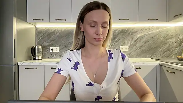 Alice Wonders online show from 03-06-25, 10:09