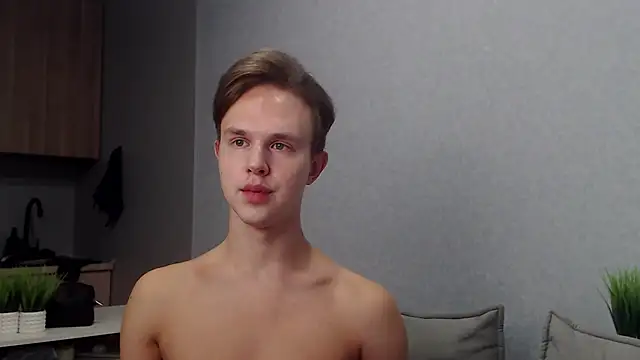 Snapshot of MartinMendez chatting on 10-13-25, 08:14 MartinMendez online show from 10-13-25, 08:14