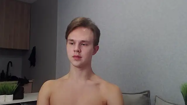 Snapshot of MartinMendez chatting on 10-19-25, 08:37 MartinMendez online show from 10-19-25, 08:37