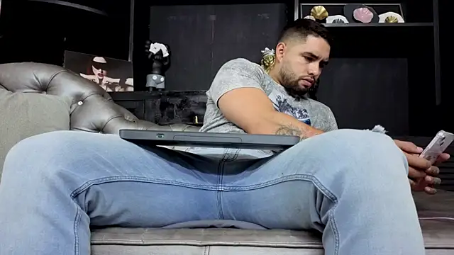 Snapshot of matteosantos chatting on 11-22-25, 11:42 matteosantos online show from 11-22-25, 11:42