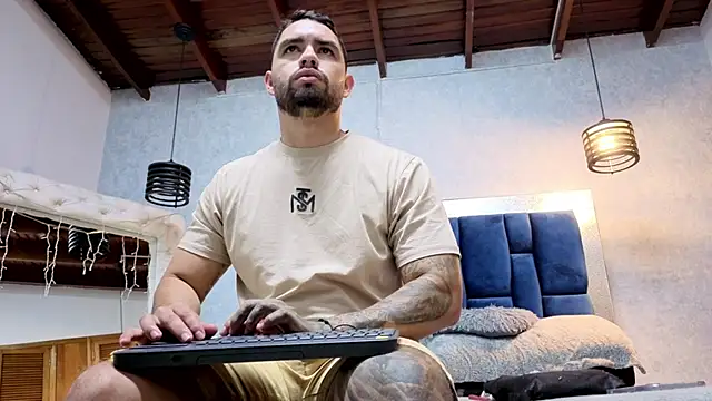 Snapshot of matteosantos chatting on 11-28-25, 09:17 matteosantos online show from 11-28-25, 09:17