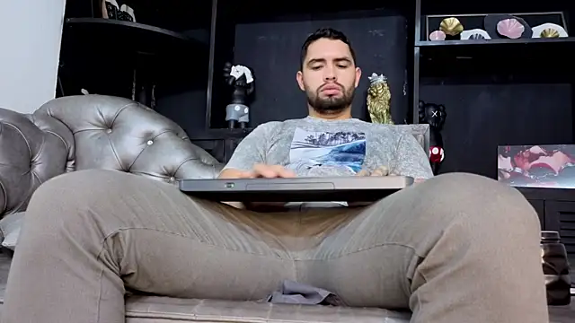 Snapshot of matteosantos chatting on 11-30-25, 11:36 matteosantos online show from 11-30-25, 11:36