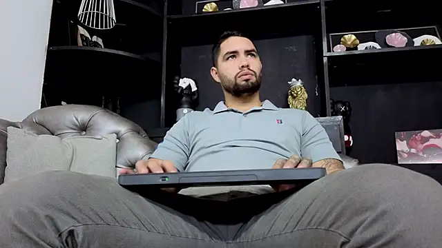 Snapshot of matteosantos chatting on 12-01-25, 12:10 matteosantos online show from 12-01-25, 12:10