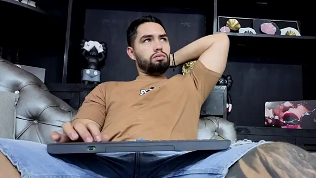 Snapshot of matteosantos chatting on 12-16-25, 10:42 matteosantos online show from 12-16-25, 10:42